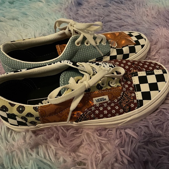 Custom Vans - Picture 2 of 3